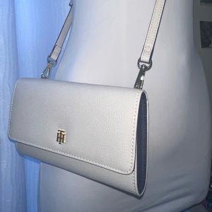 Tommy Hilfiger Crossbody purse